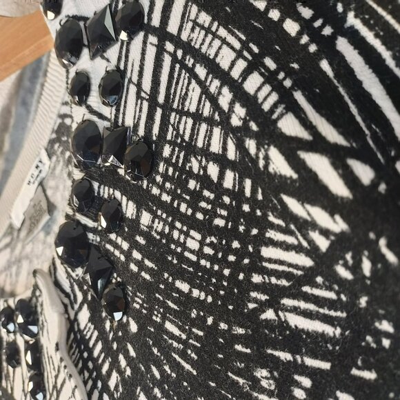 WD.NY Woman Abstract Top 1X‎ Button Details & Embellishments Black White Moody - Picture 4 of 10